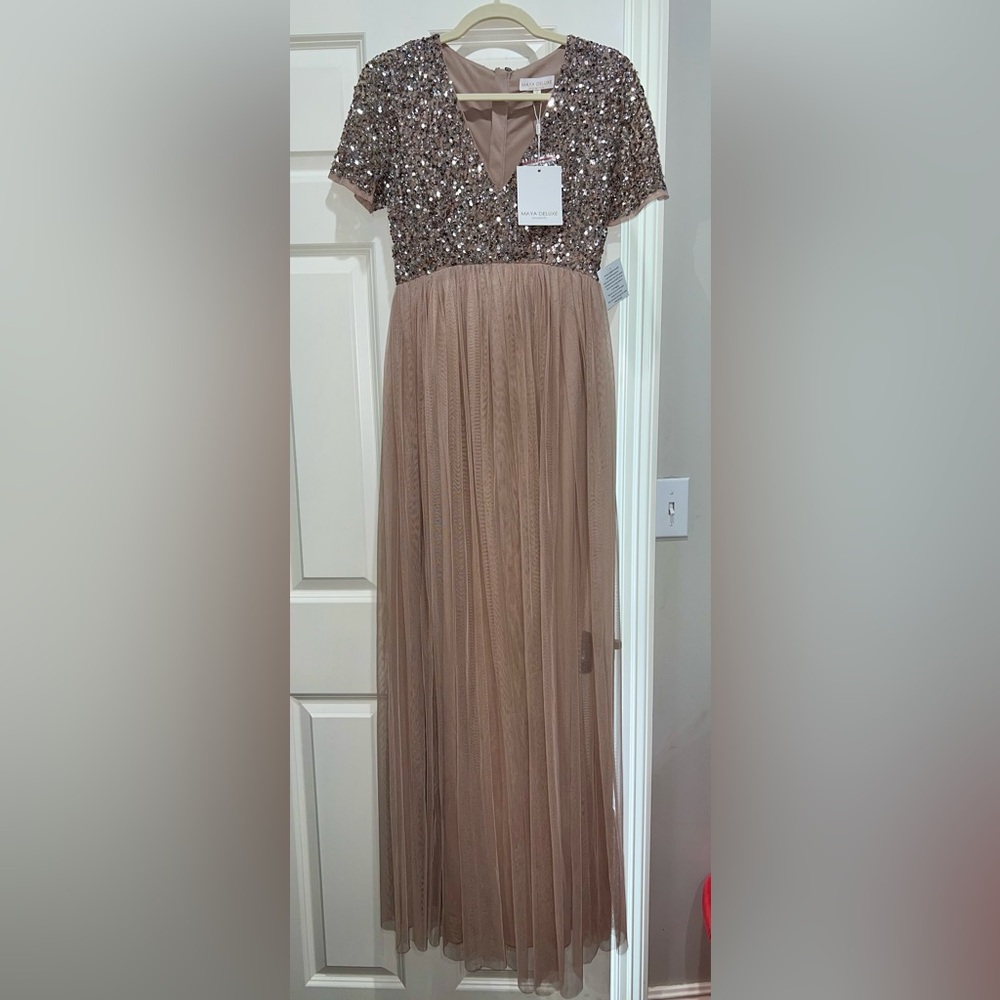Sequins & tulle v neck maternity dress